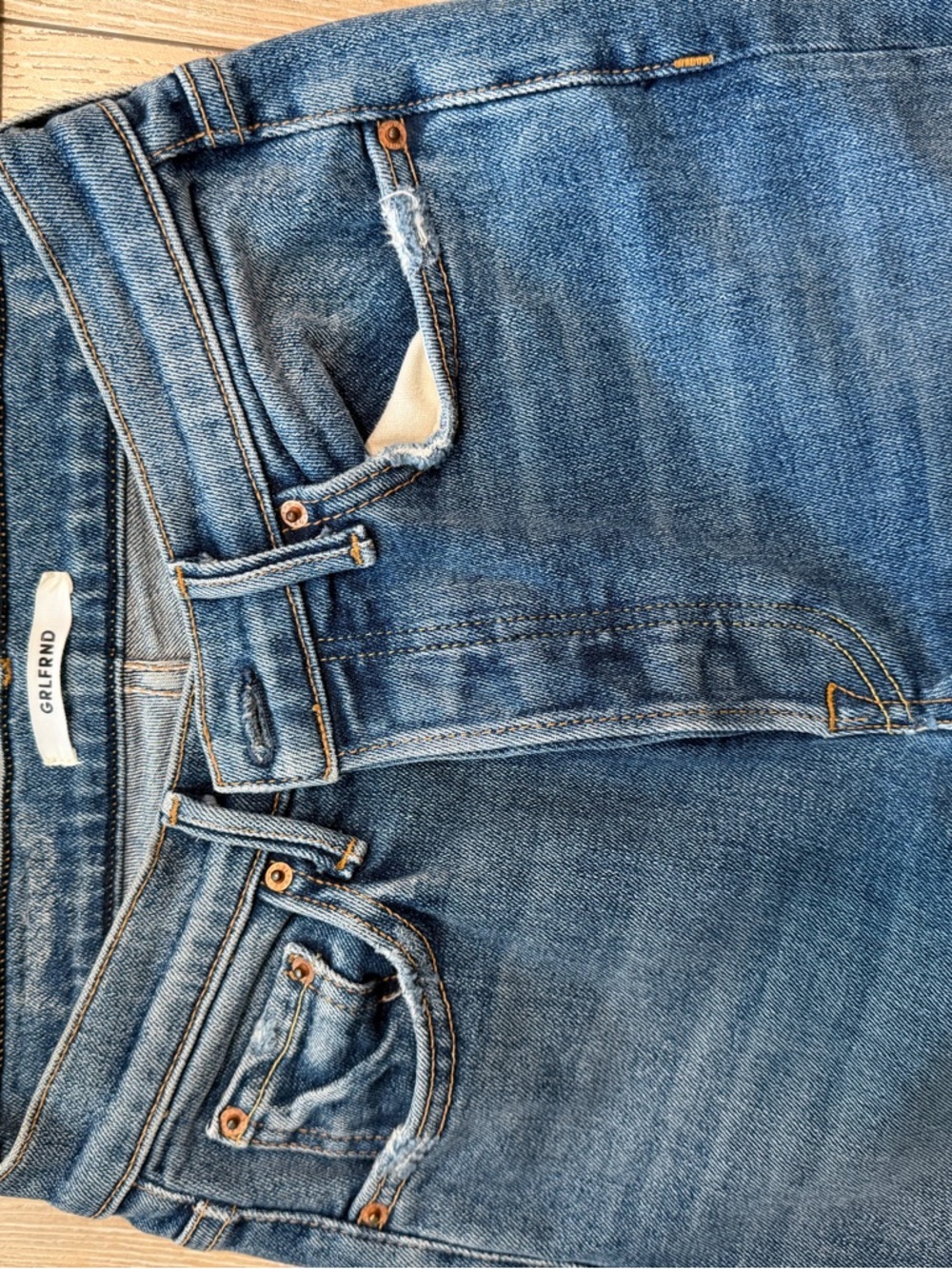 GRLFRND women’s Skinny Jeans in Medium Blue Wash - Picture 5 of 8